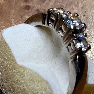 Diamond ring , platinum